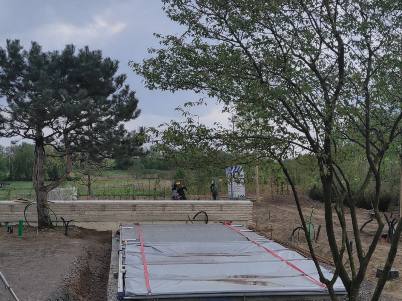 Poolbau mit Schotterfundamenten